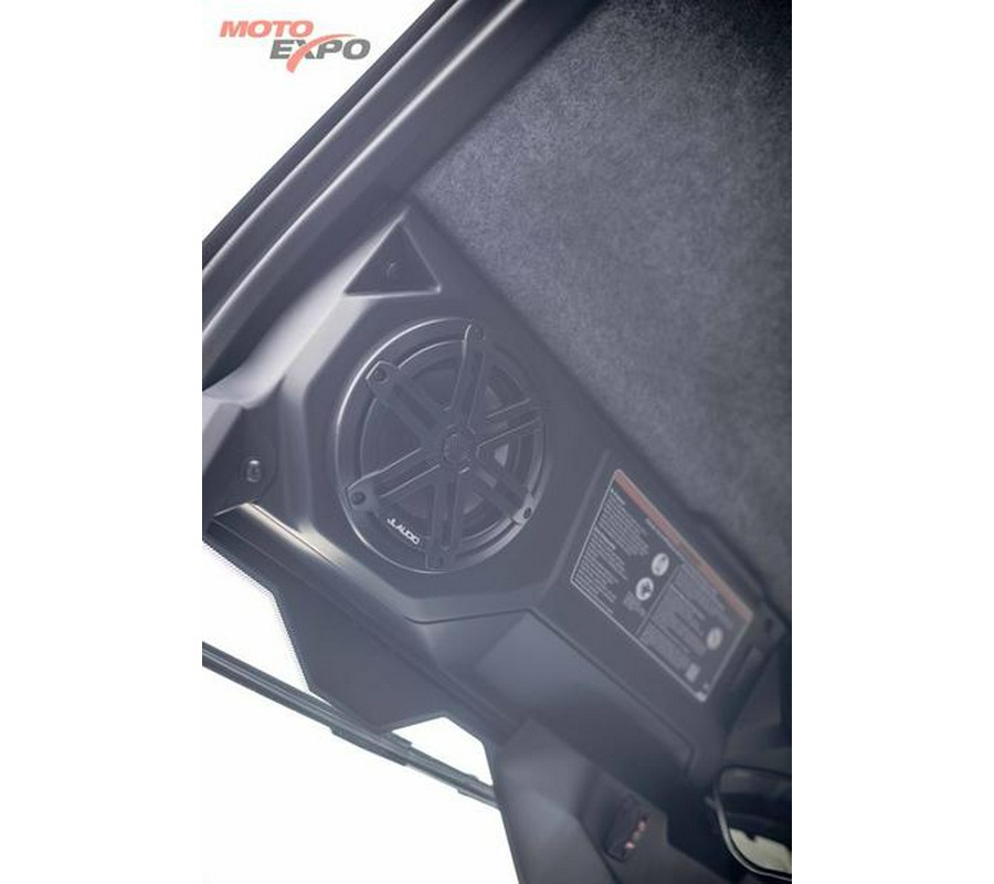 2026 Can-Am® Defender MAX Limited HD11