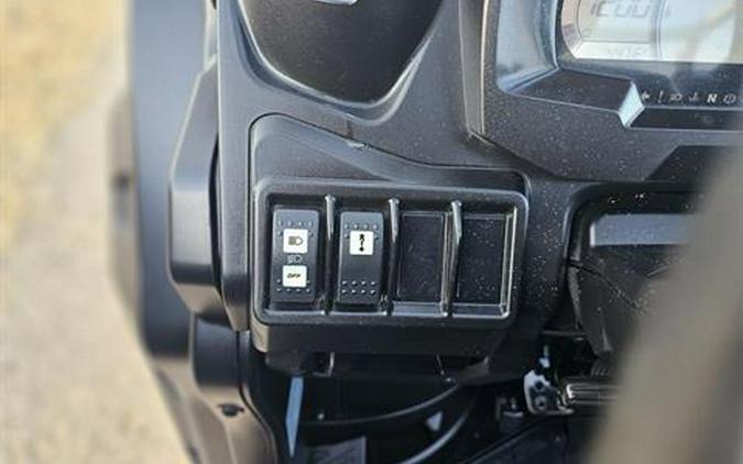 2024 Can-Am Defender MAX X MR With Half-Doors