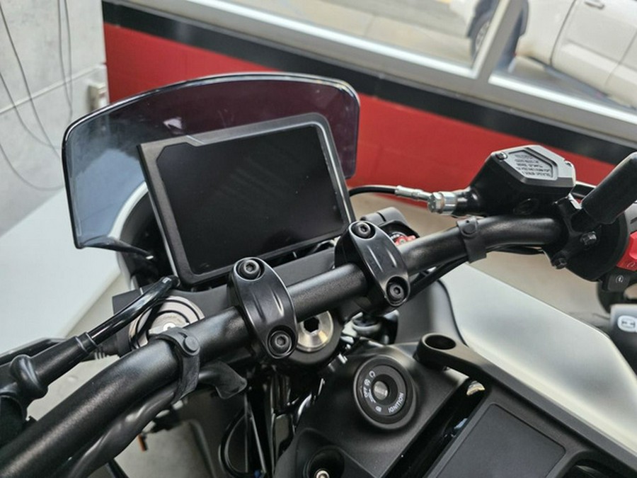 2024 Husqvarna SVARTPILEN 401