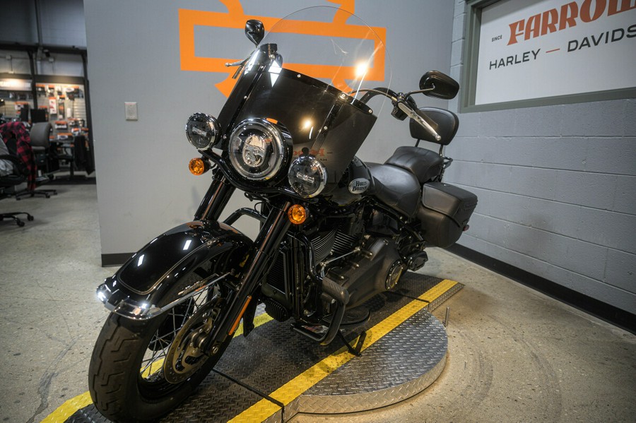 2023 Harley-Davidson Softail Heritage Classic Cruiser FLHCS