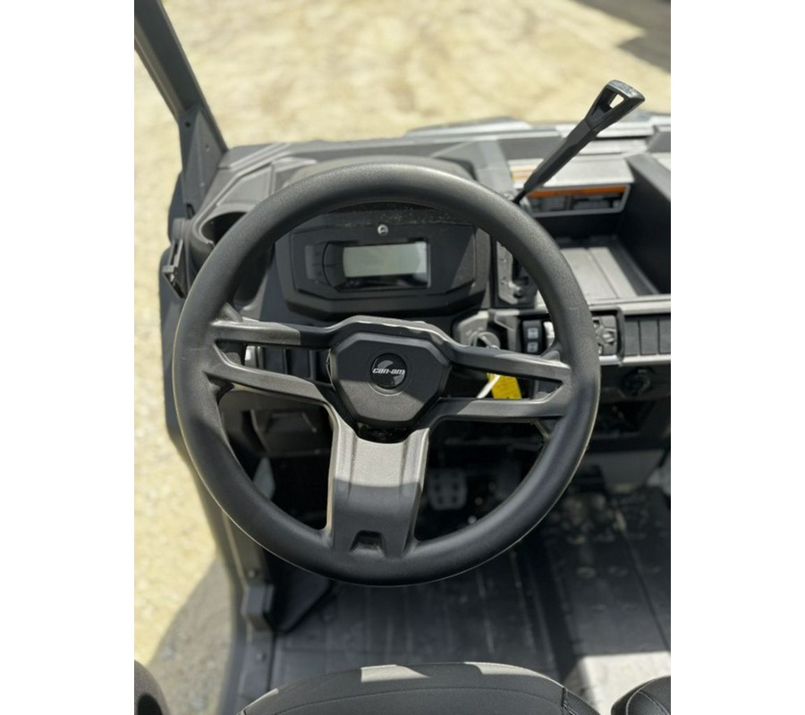 2024 Can-Am™ Defender XT HD9