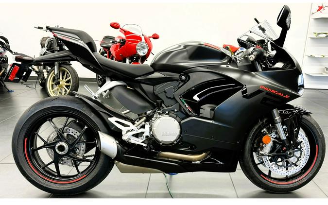 2025 Ducati Panigale V2 - Black on Black