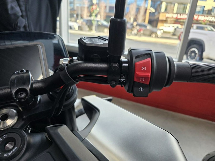 2024 Husqvarna SVARTPILEN 401