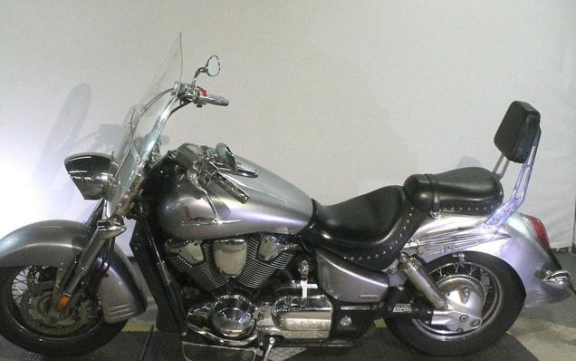 2006 Honda® VTX™ 1800S Spec 2