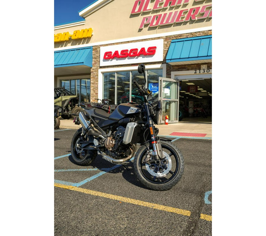 2025 Husqvarna® Svartpilen 801