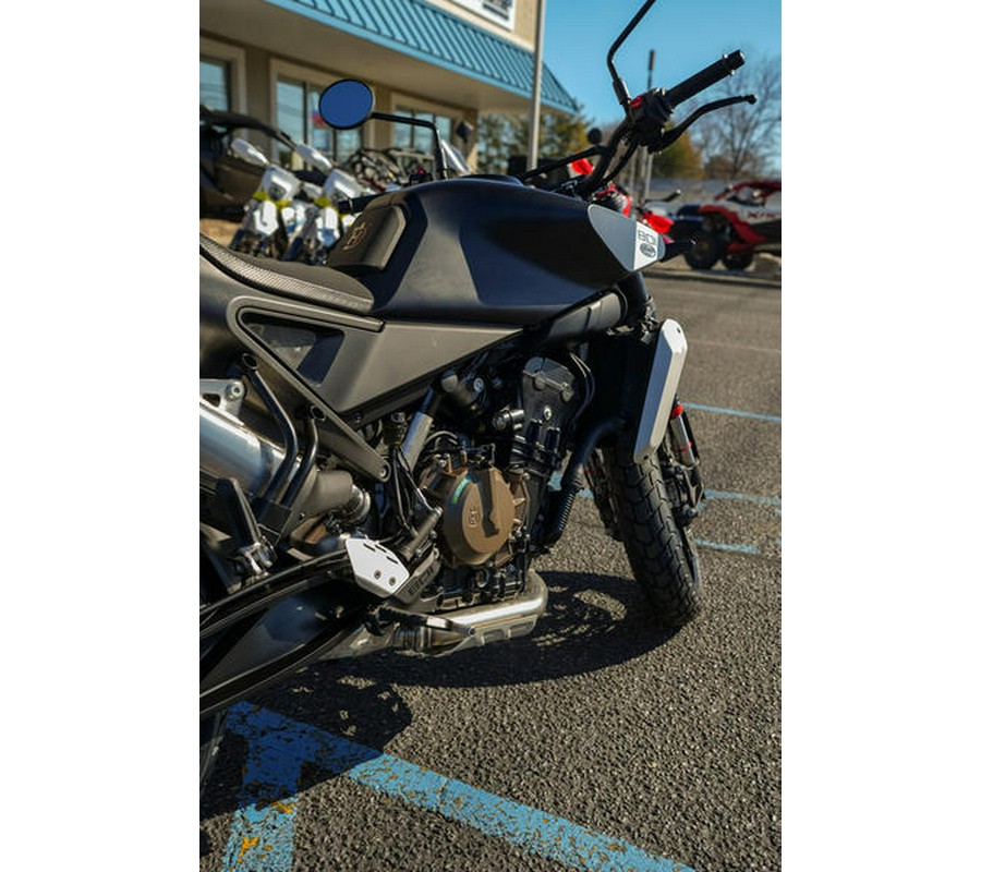 2025 Husqvarna® Svartpilen 801