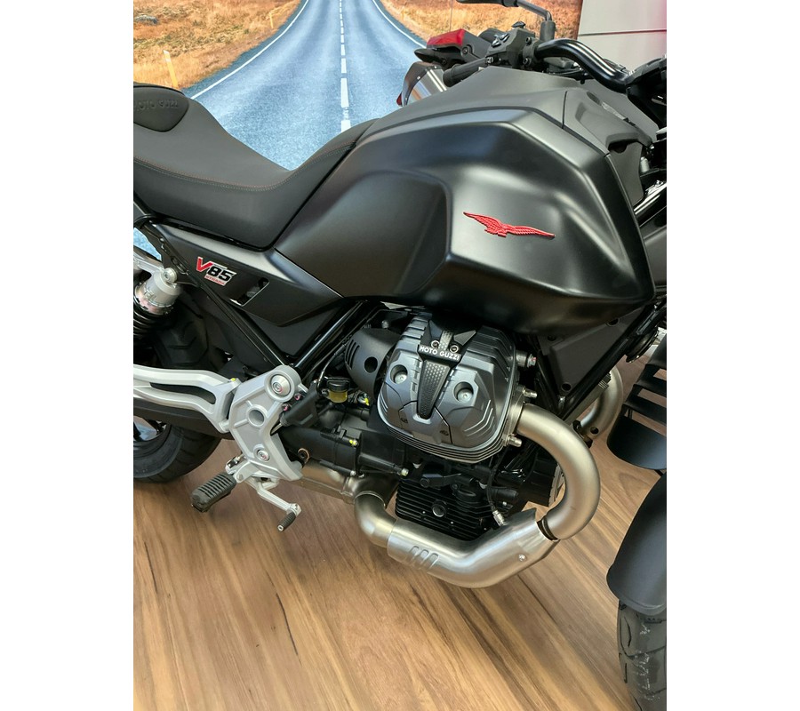 2025 Moto Guzzi V85 Strada