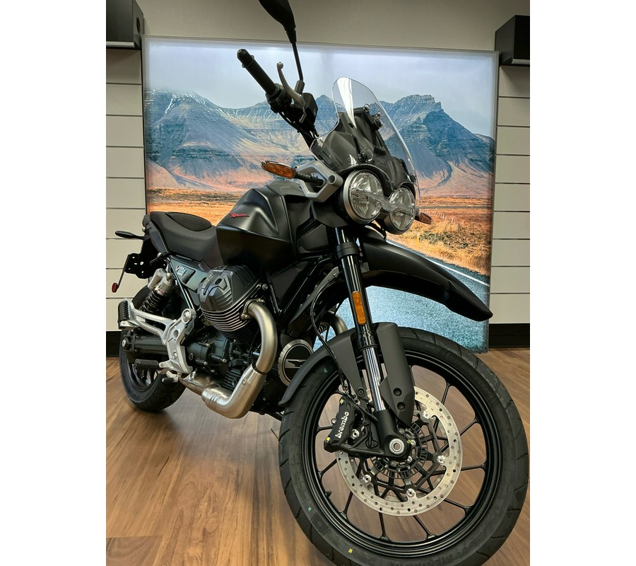 2025 Moto Guzzi V85 Strada