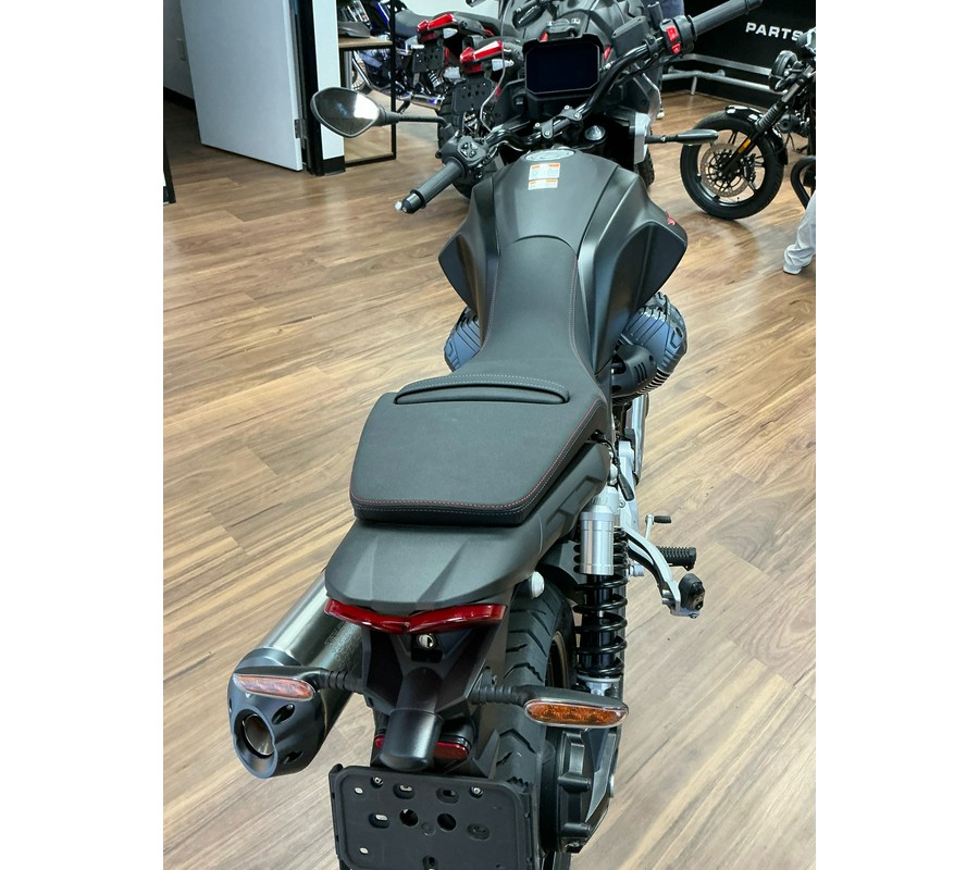 2025 Moto Guzzi V85 Strada
