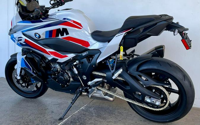 2026 BMW M1000XR
