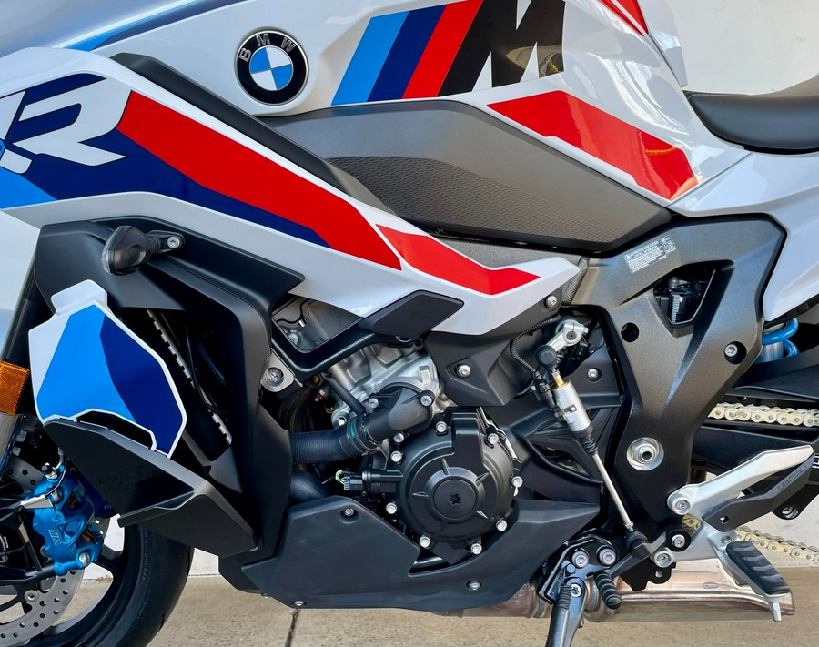 2026 BMW M1000XR