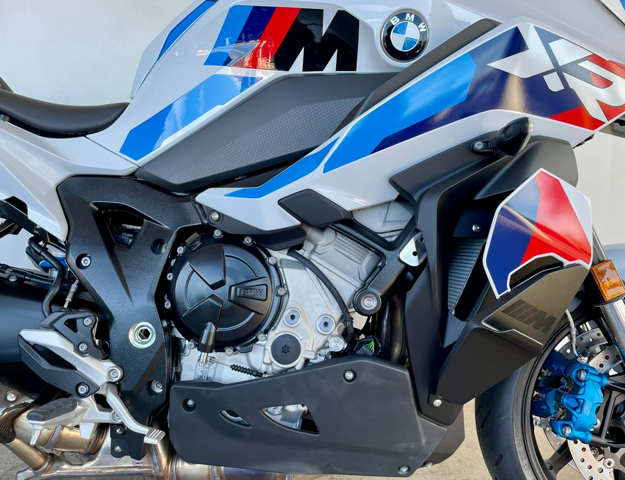 2026 BMW M1000XR