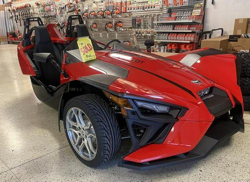 2021 Polaris Slingshot SL Review: With AutoDrive and Paddle Shifters