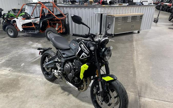 2024 Triumph Trident 660 Jet Black/Triumph Racing Yellow