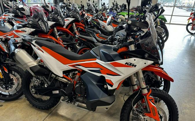 2023 KTM 890 Adventure R First Look [7 Fast Facts + 16 Photos]