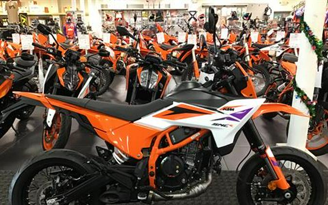 2026 KTM 390 SMC R