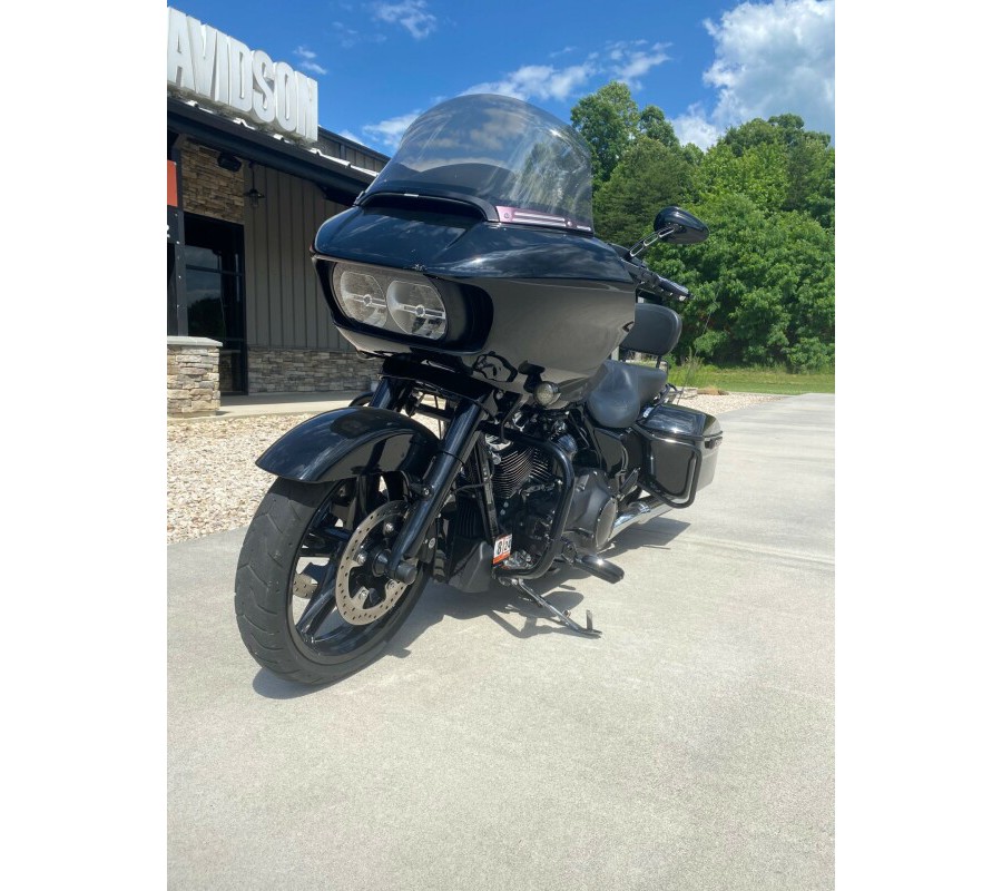 2017 Harley-Davidson Road Glide Vivid Black