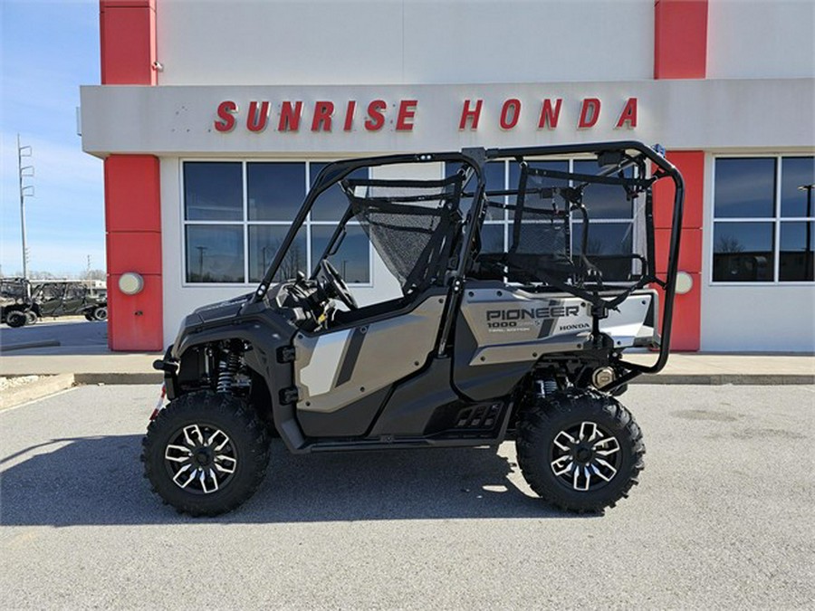 2024 Honda Pioneer 1000-5