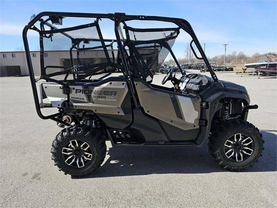 2024 Honda Pioneer 1000-5