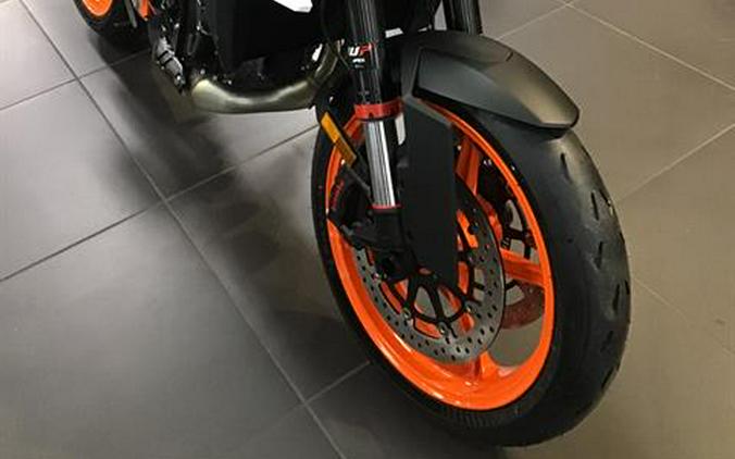 2026 KTM 990 Duke R