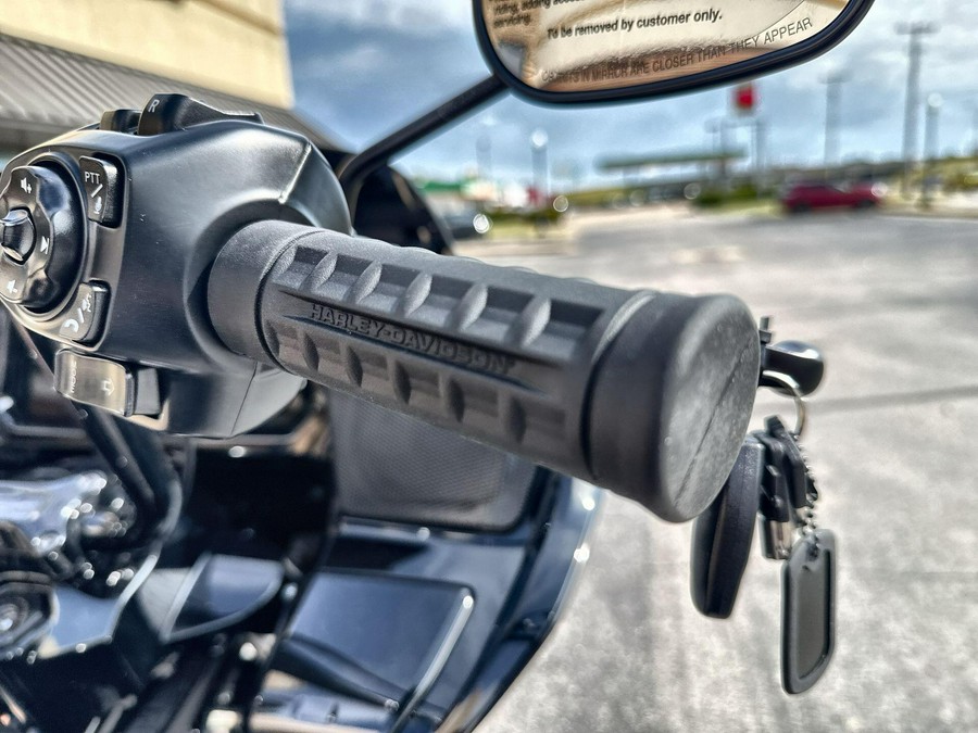 2026 Harley-Davidson® Road Glide 3 Vivid Black