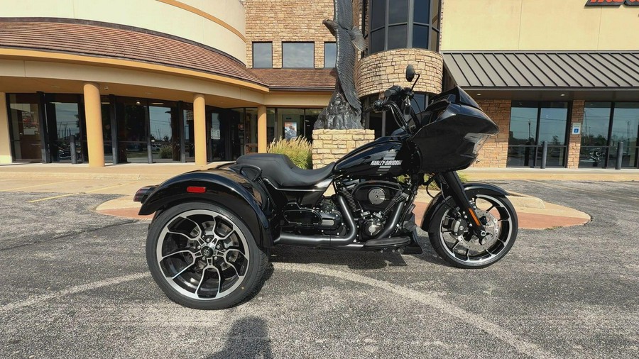 2026 Harley-Davidson® Road Glide 3 Vivid Black