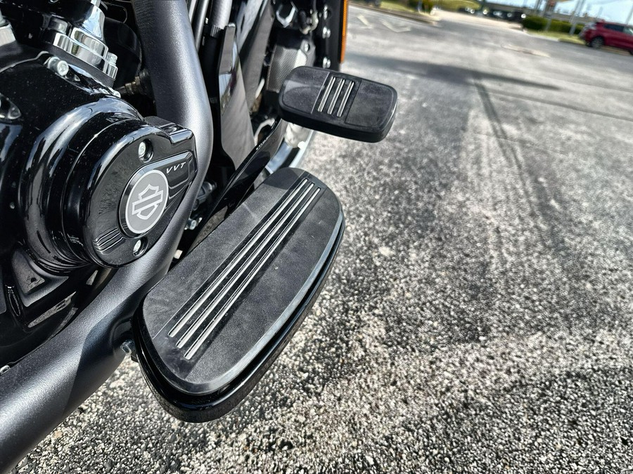 2026 Harley-Davidson® Road Glide 3 Vivid Black