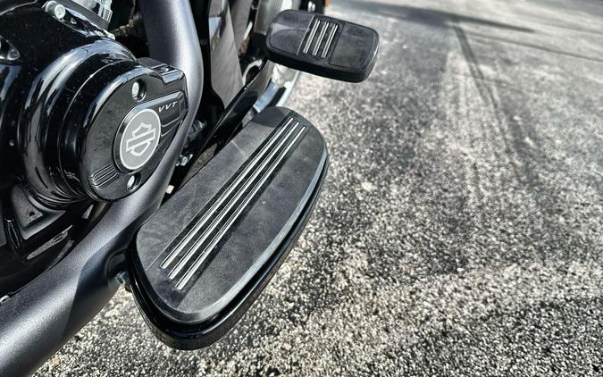 2026 Harley-Davidson® Road Glide 3 Vivid Black