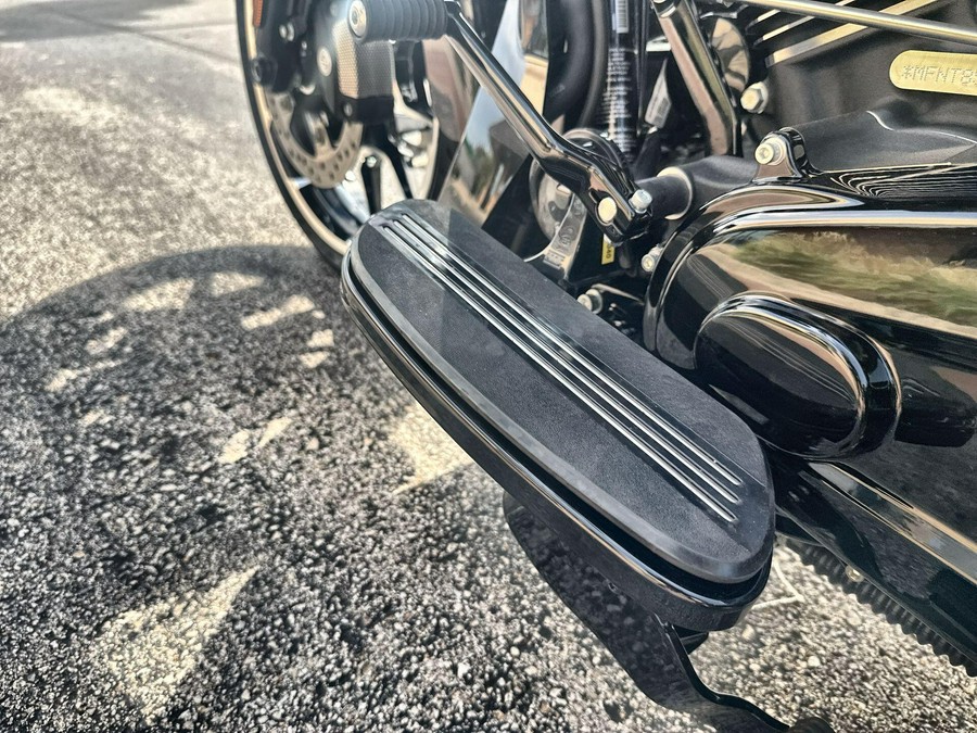 2026 Harley-Davidson® Road Glide 3 Vivid Black
