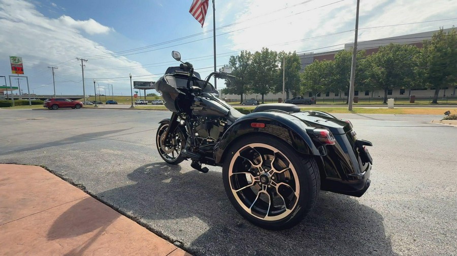 2026 Harley-Davidson® Road Glide 3 Vivid Black