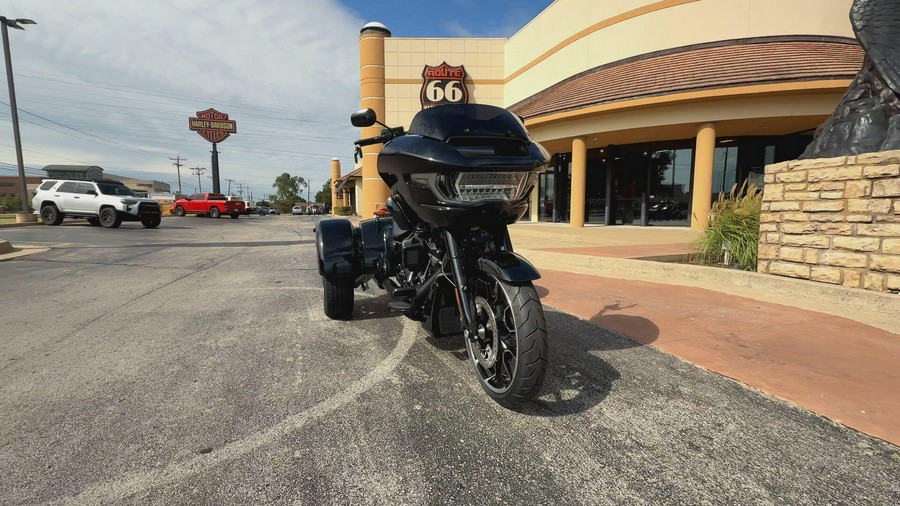 2026 Harley-Davidson® Road Glide 3 Vivid Black