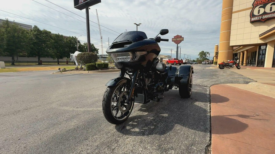 2026 Harley-Davidson® Road Glide 3 Vivid Black