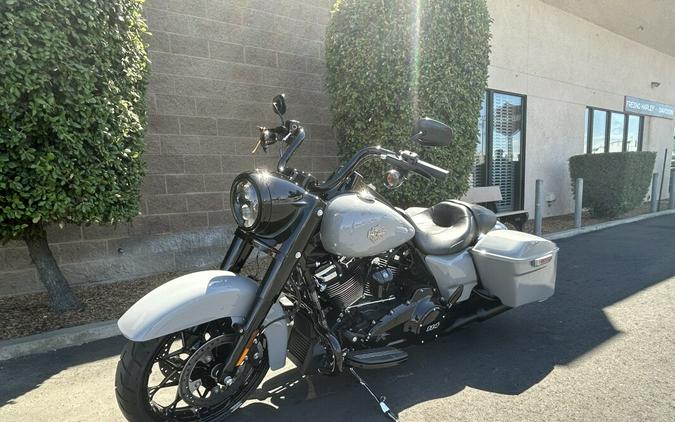 FLHRXS 2025 Road King™ Special