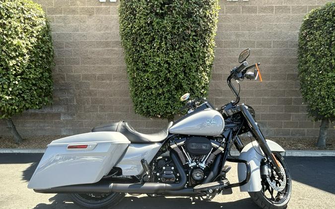 FLHRXS 2025 Road King™ Special