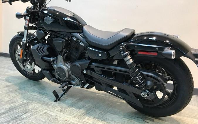 2024 Harley-Davidson Nightster™ Vivid Black RH975