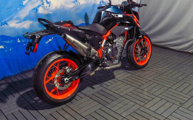 2023 KTM 890 Duke R