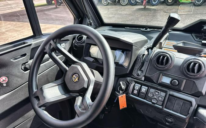 2025 Can-Am DEFENDER MAX LTD CAB LONE STAR HD10