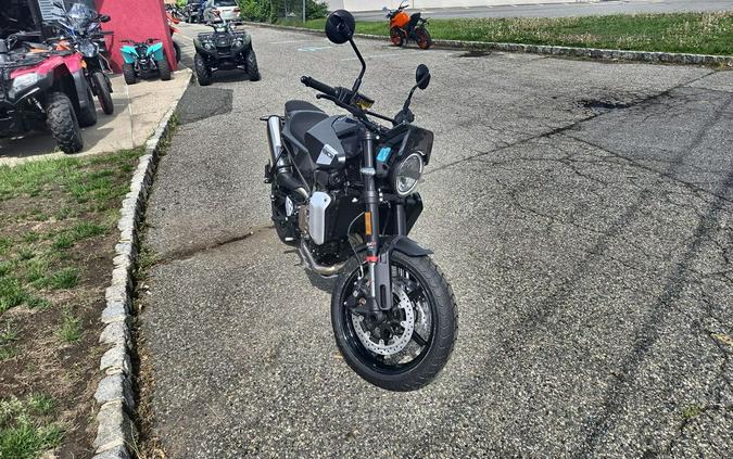 2025 Husqvarna® Svartpilen 801