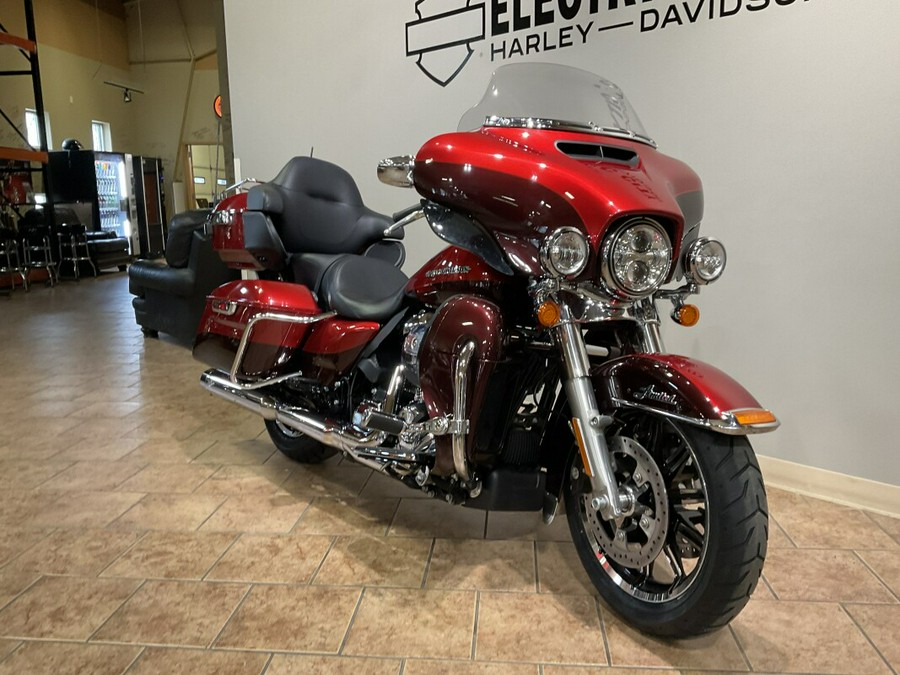 2018 Harley-Davidson® Ultra Limited Low Wicked Red/Twisted Cherry FLHTKL