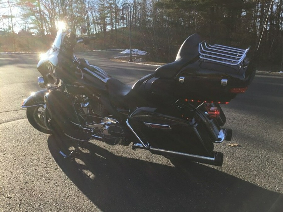 2019 Harley-Davidson® Ultra Limited BLACK