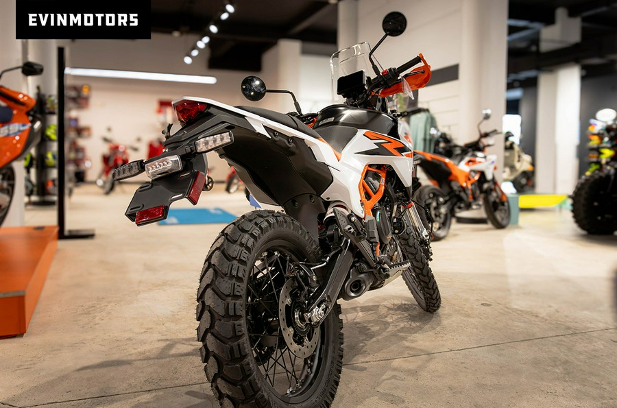 2025 KTM Adventure 390 R