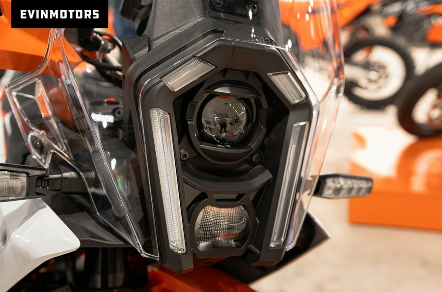 2025 KTM Adventure 390 R