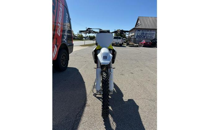 2025 Husqvarna Motorcycles FC 250 DEMO! $9,219.40 OTD W/O TRADE!