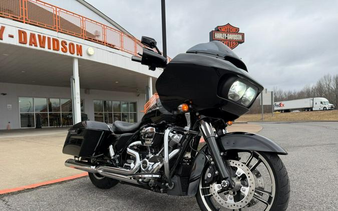 2017 Harley-Davidson® Road Glide® Special Vivid Black