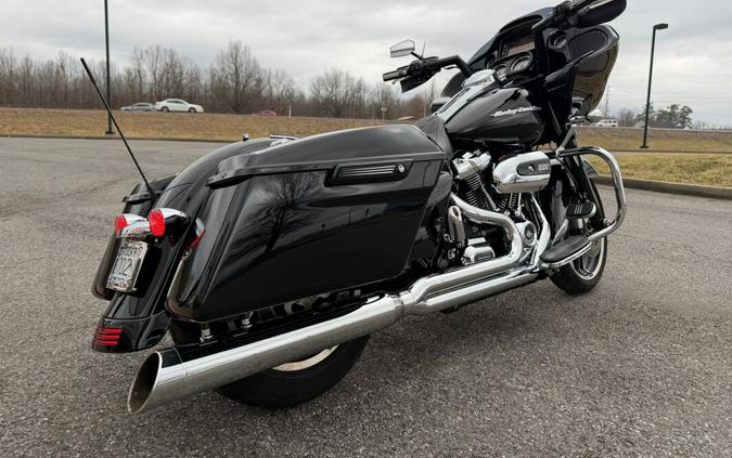 2017 Harley-Davidson® Road Glide® Special Vivid Black