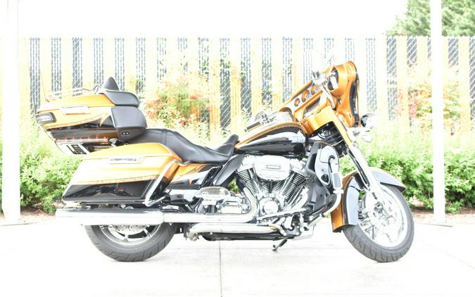 2015 Harley-Davidson CVO Ultra Limited FLHTKSE