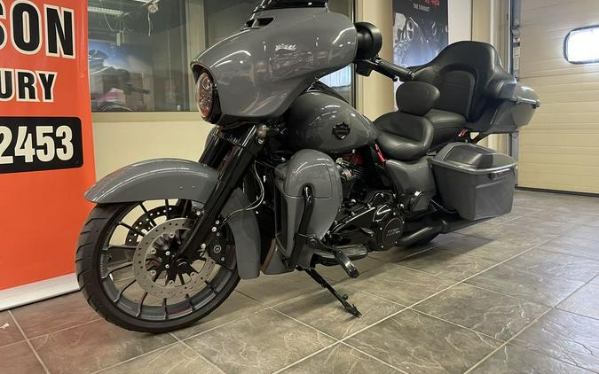 2018 Harley-Davidson® FLHXSE - CVO™ Street Glide®