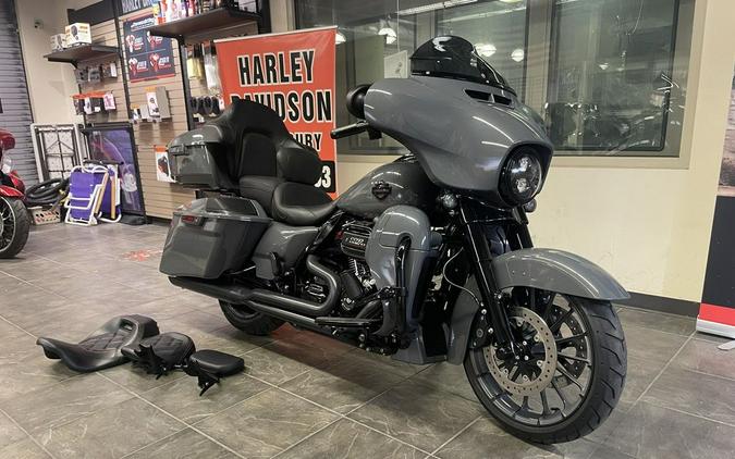 2018 Harley-Davidson® FLHXSE - CVO™ Street Glide®