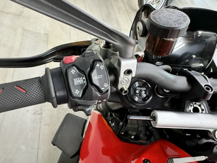 2024 Ducati Streetfighter V4 Red