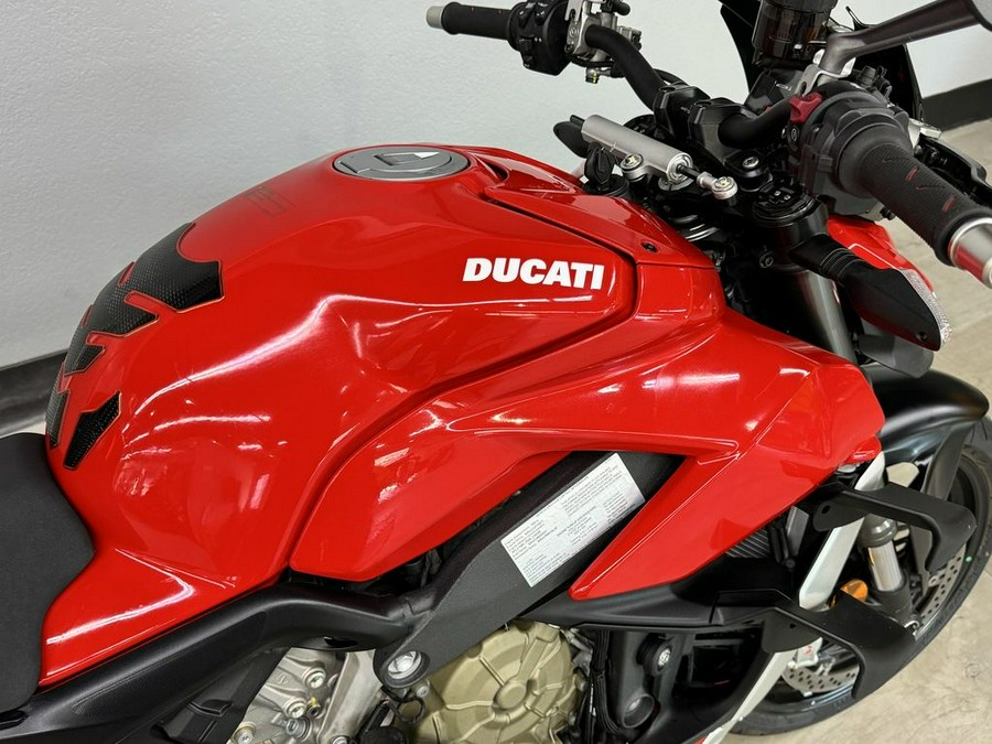 2024 Ducati Streetfighter V4 Red